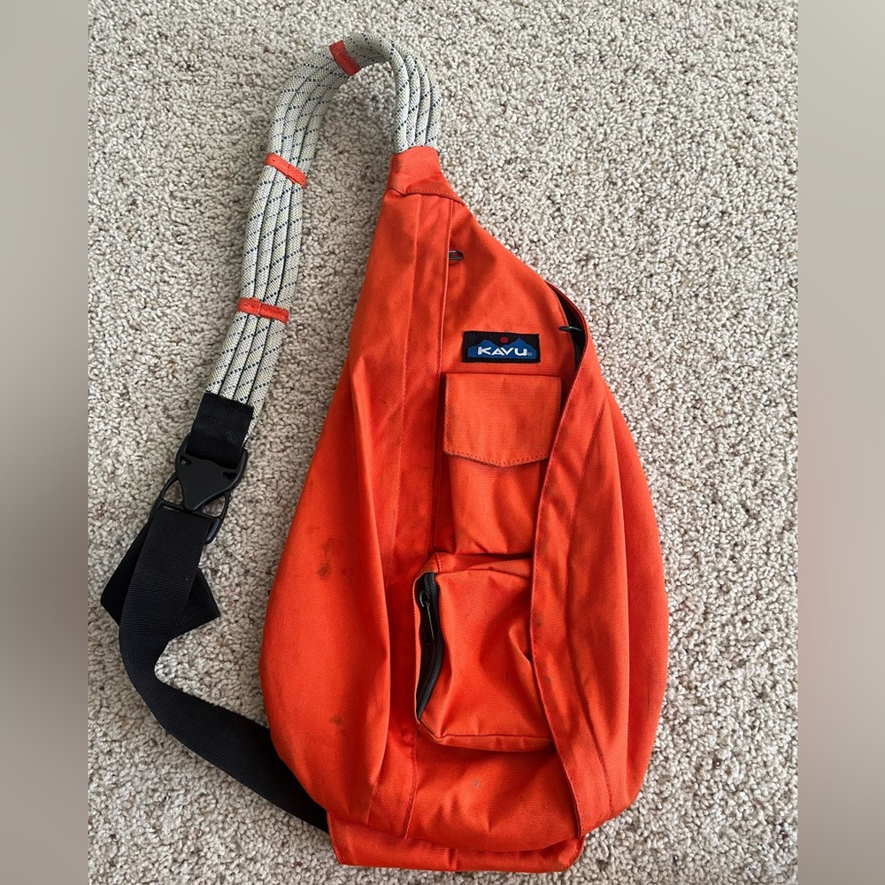 Super cute, bright orange Kavu bag!!